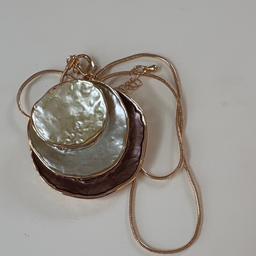 Vintage Shell Jewelry Set Necklace Earrings